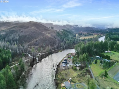 90409 Mountain View Ln, Walterville, OR 97489 - photo 5