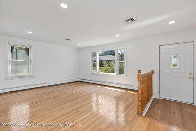 Family Room pic 1