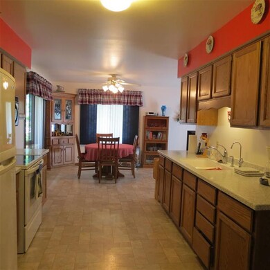 2339 S Chatham St, Janesville, WI 53546 - photo 2