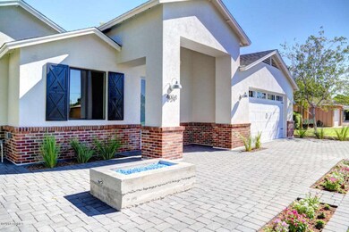 Facade - Courtyard with Firepit