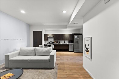 The Elser unit 3515, Miami, FL 33132 - photo 4