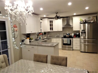 18 Donnelly Dr, Rensselaer, NY 12144 - photo 5