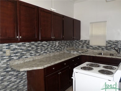 632 W 42nd St, Savannah, GA 31415 - photo 6