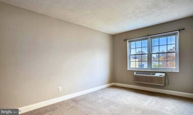 2305 Farrington Ave unit 303, Alexandria, VA 22303 - photo 4