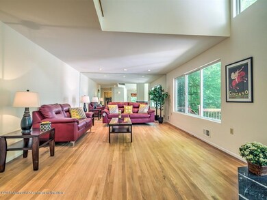 005_LIVING ROOM