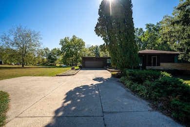 15361 S Bluff Rd, South Beloit, IL 61080 - photo 2