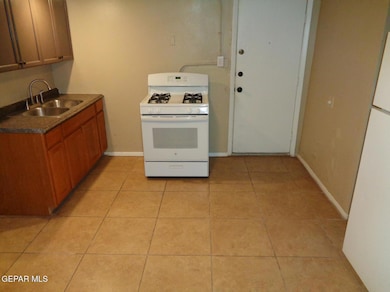 1309 E Rio Grande Ave unit 6, El Paso, TX 79902 - photo 3