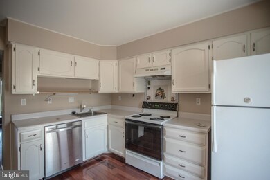 1645 Valencia Way, Reston, VA 20190 - photo 7