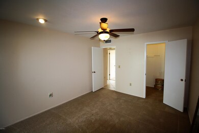 10858 W Santa fe Dr, Sun City, AZ 85351 - photo 7