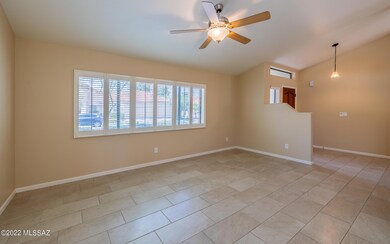 Living Rm to Entry