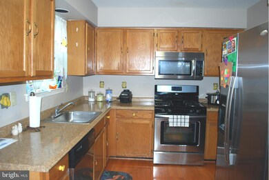 809 Reedworth Ct, Capitol Heights, MD 20743 - photo 3