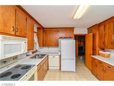 Kitchen - Large kitchen with stove, built in micro