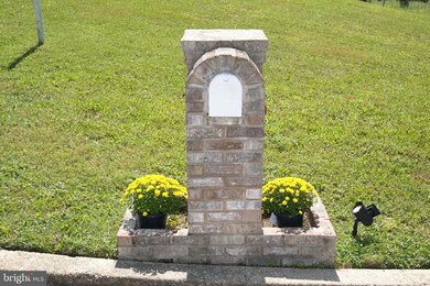 6506 Acorn Ct, Temple Hills, MD 20748 - photo 2