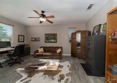 LIVING ROOM/OFFICE