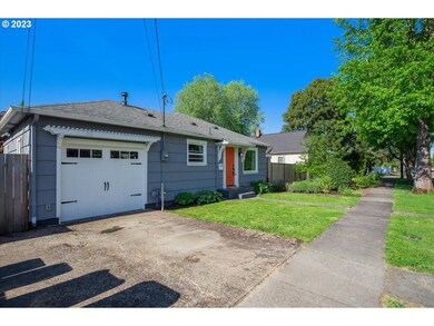 110 W 4th St, Newberg, OR 97132 - photo 2