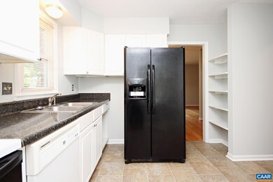 2606 Hydraulic Rd unit B, Charlottesville, VA 22901 - photo 7