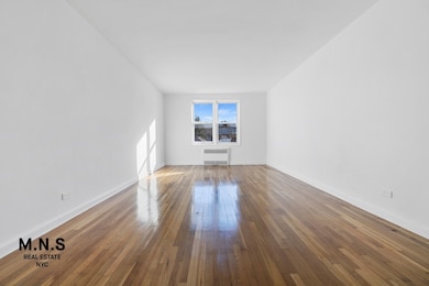 The Winston Apartments unit 3-J, Briarwood, NY 11435 - photo 6