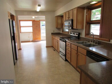 175 Johnsons Mill Rd, Berkeley Springs, WV 25411 - photo 7