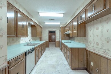 123 Choctaw Dr, Pineville, LA 71360 - photo 5