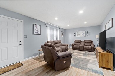 302 Pineridge Dr, Hopkinsville, KY 42240 - photo 3