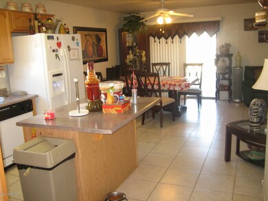 KITCHEN TO EATING AREA