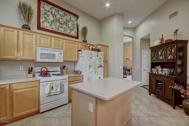 Island/Breakfast Nook