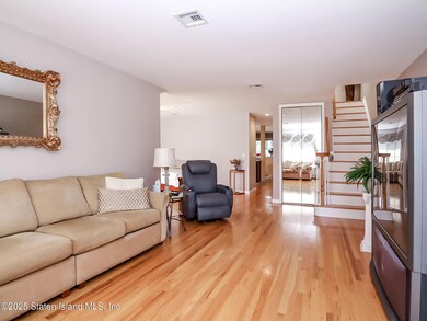 1317 Rockland Ave, Staten Island, NY 10314 - photo 4