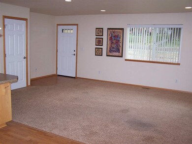 124 E Huffman St, Tekoa, WA 99033 - photo 2