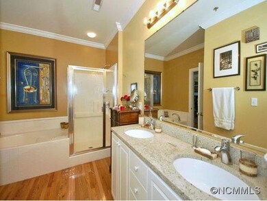 Master Bath -- Jet Tub