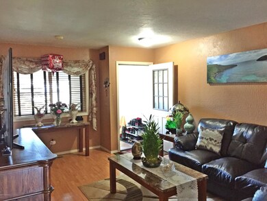 Doil LIving room5