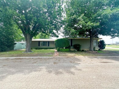606 E Collins St, Decatur, TX 76234 - photo 2