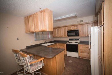 Kitchen/Breakfast Bar