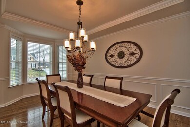 1059 Manor Dr, Mountain Top, PA 18707 - photo 5