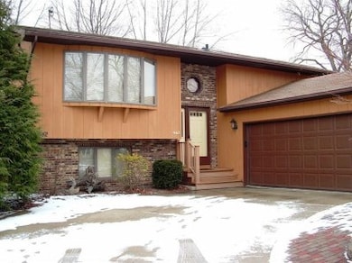 442 N Wright St, Griffith, IN 46319 - photo 2