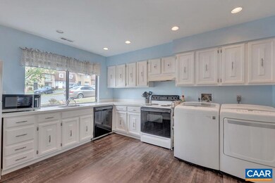 125 Woodlake Dr, Charlottesville, VA 22901 - photo 4