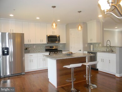 9505 Branchleigh Rd, Randallstown, MD 21133 - photo 7