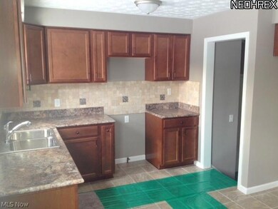 25640 Glenbrook Blvd, Euclid, OH 44117 - photo 2