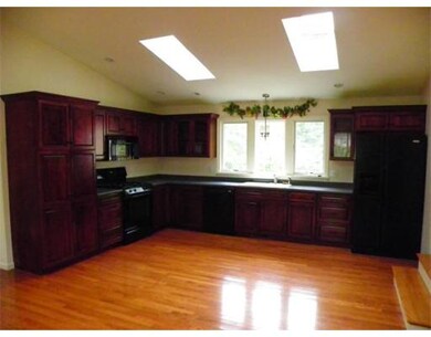 37 Parkwood Dr, Pepperell, MA 01463 - photo 3