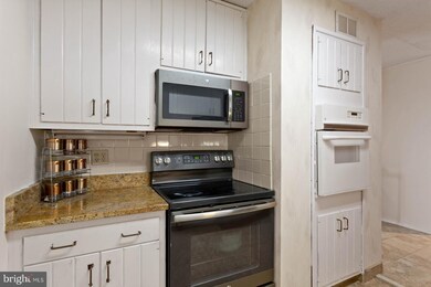 Barcroft Hills Condominium unit 706, Baileys Crossroads, VA 22041 - photo 7