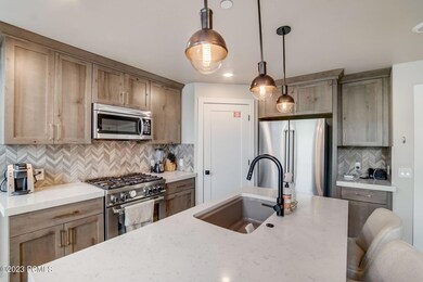 7-web-or-mls-W Peace Tree Trail-007