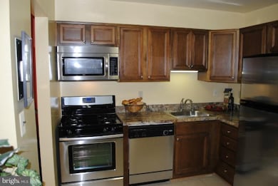 21 Ruxview Ct unit 202, Towson, MD 21204 - photo 6