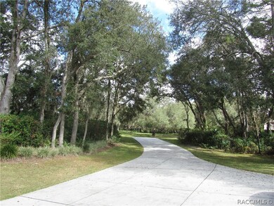 Beautiful entrance way to home