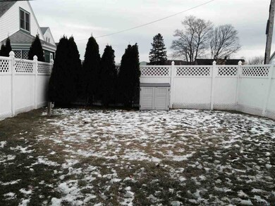 19 Swartson Ct, Albany, NY 12209 - photo 5