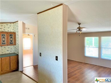 164 Hillside Dr, Troy, TX 76579 - photo 4