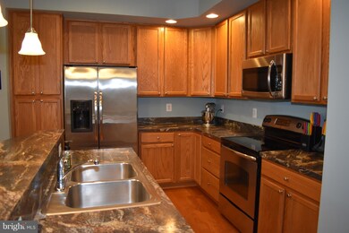 906 Hall Station Dr unit 101, Bowie, MD 20721 - photo 5
