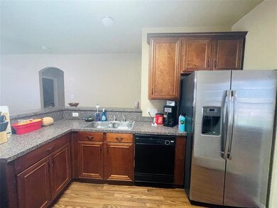 421 Glenwood St, Gainesville, TX 76240 - photo 5