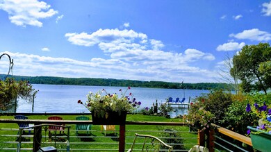 On Portage Lk`3bd`2ba`Garage!