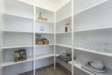 2040 NW Lobinie Ct, Bend, OR 97703 - photo 4