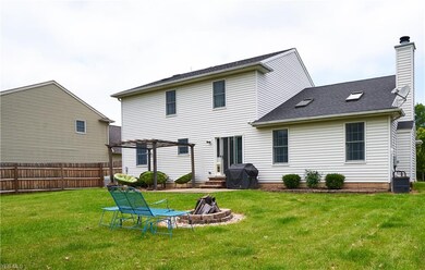 8529 Forest View Dr, Olmsted Falls, OH 44138 - photo 3