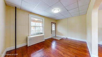 10 Oxford St, Hanover Township, PA 18706 - photo 5